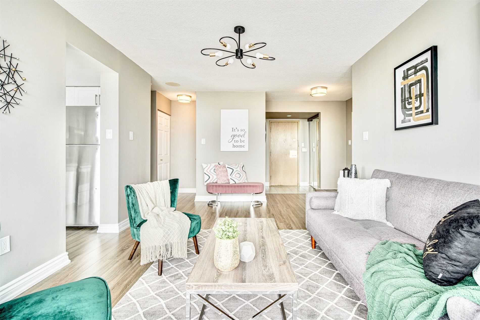 3233 Eglinton Ave E, #907