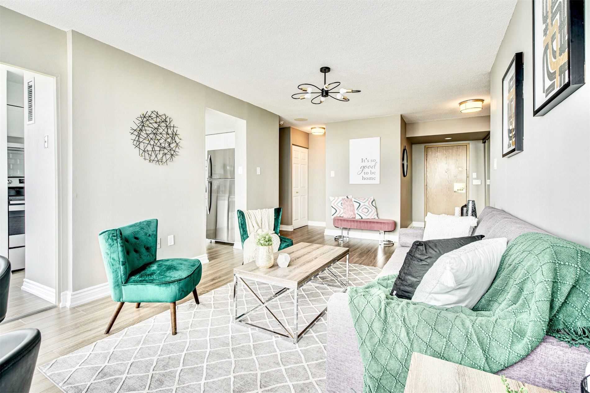 3233 Eglinton Ave E, #907