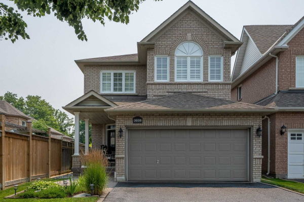 2028 Erin Gate Blvd, Pickering