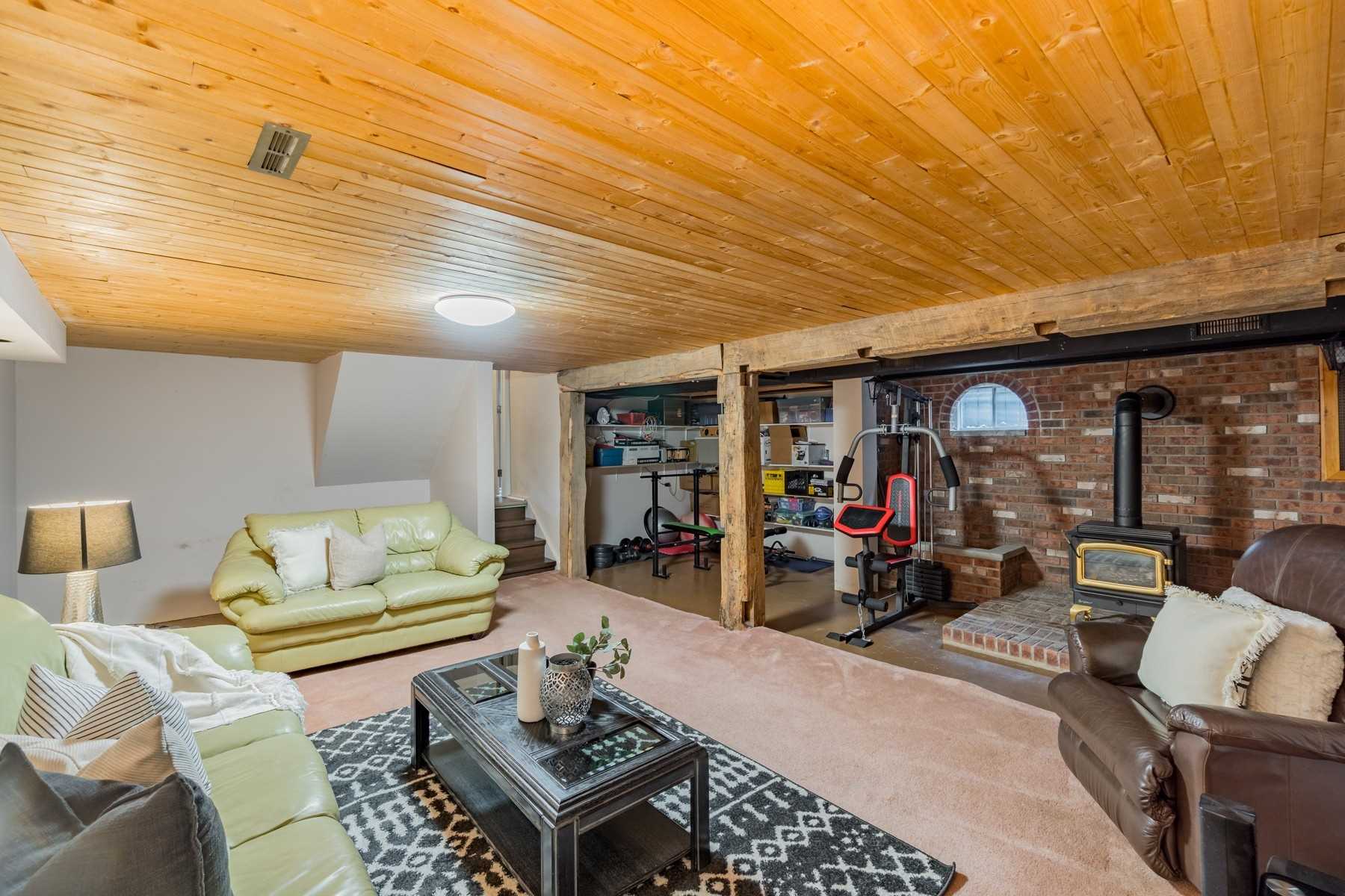 756 Ascot Ave