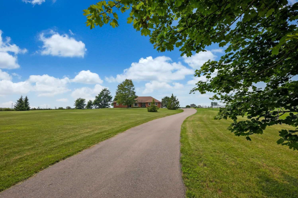 6134 Bowmanville Ave, Clarington