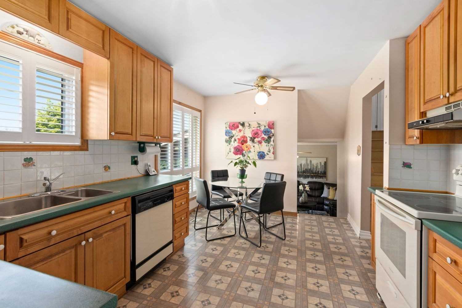 24 Hillside Dr