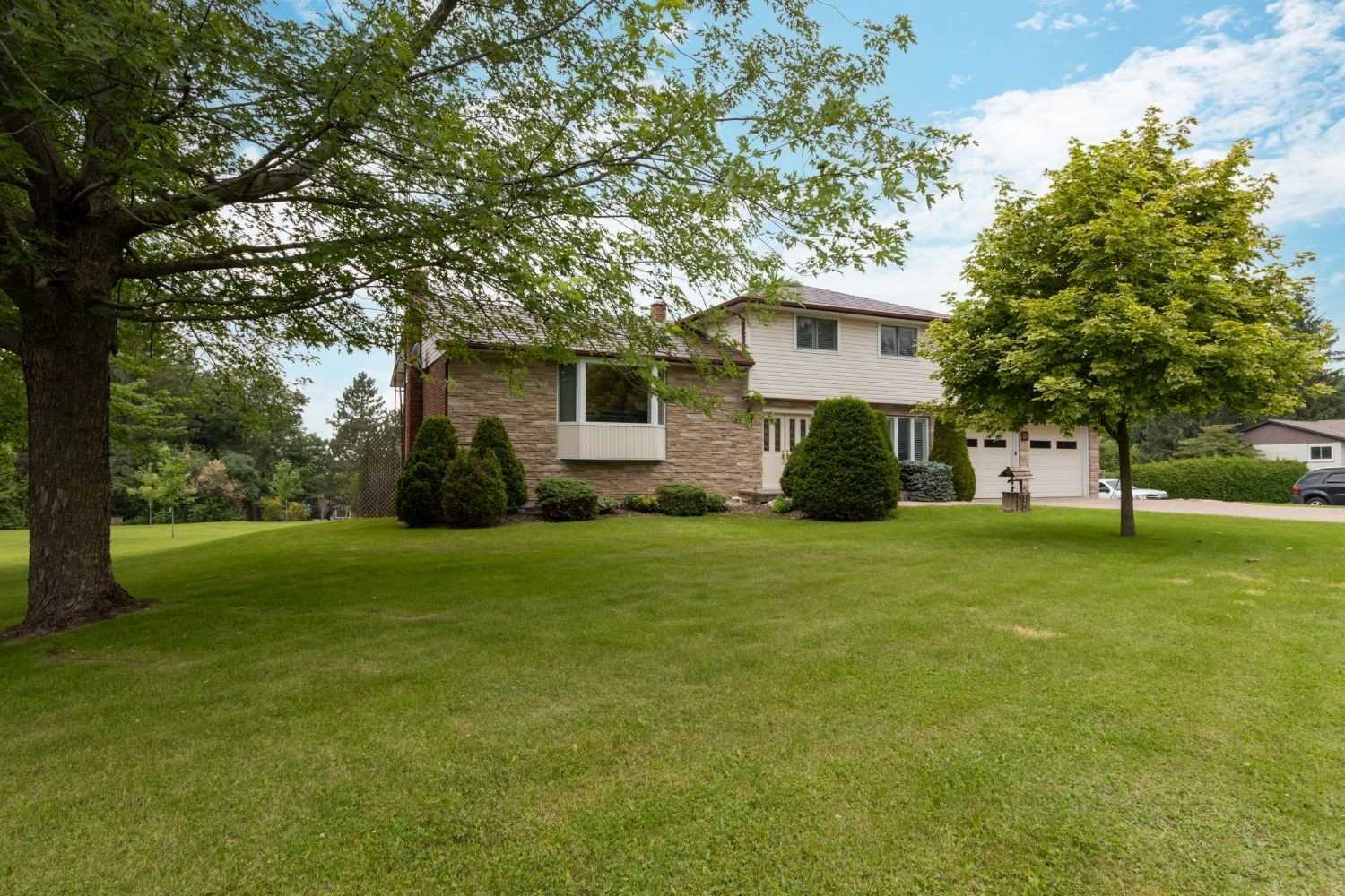 24 Hillside Dr