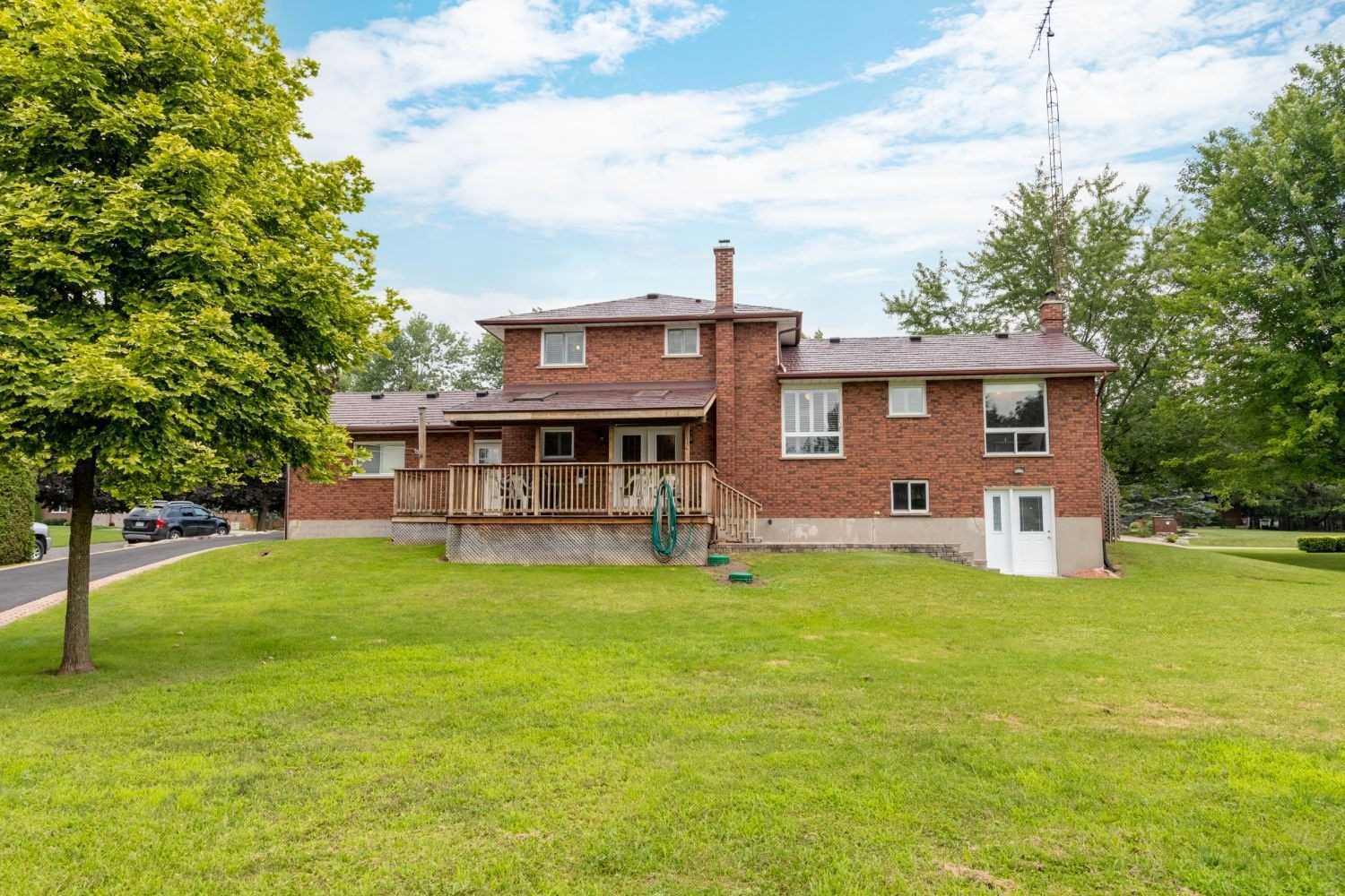 24 Hillside Dr