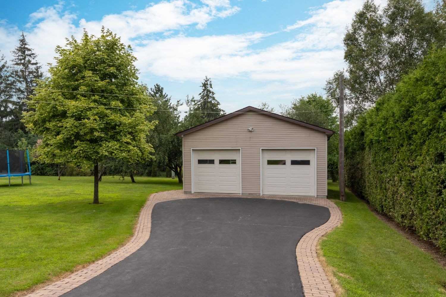 24 Hillside Dr