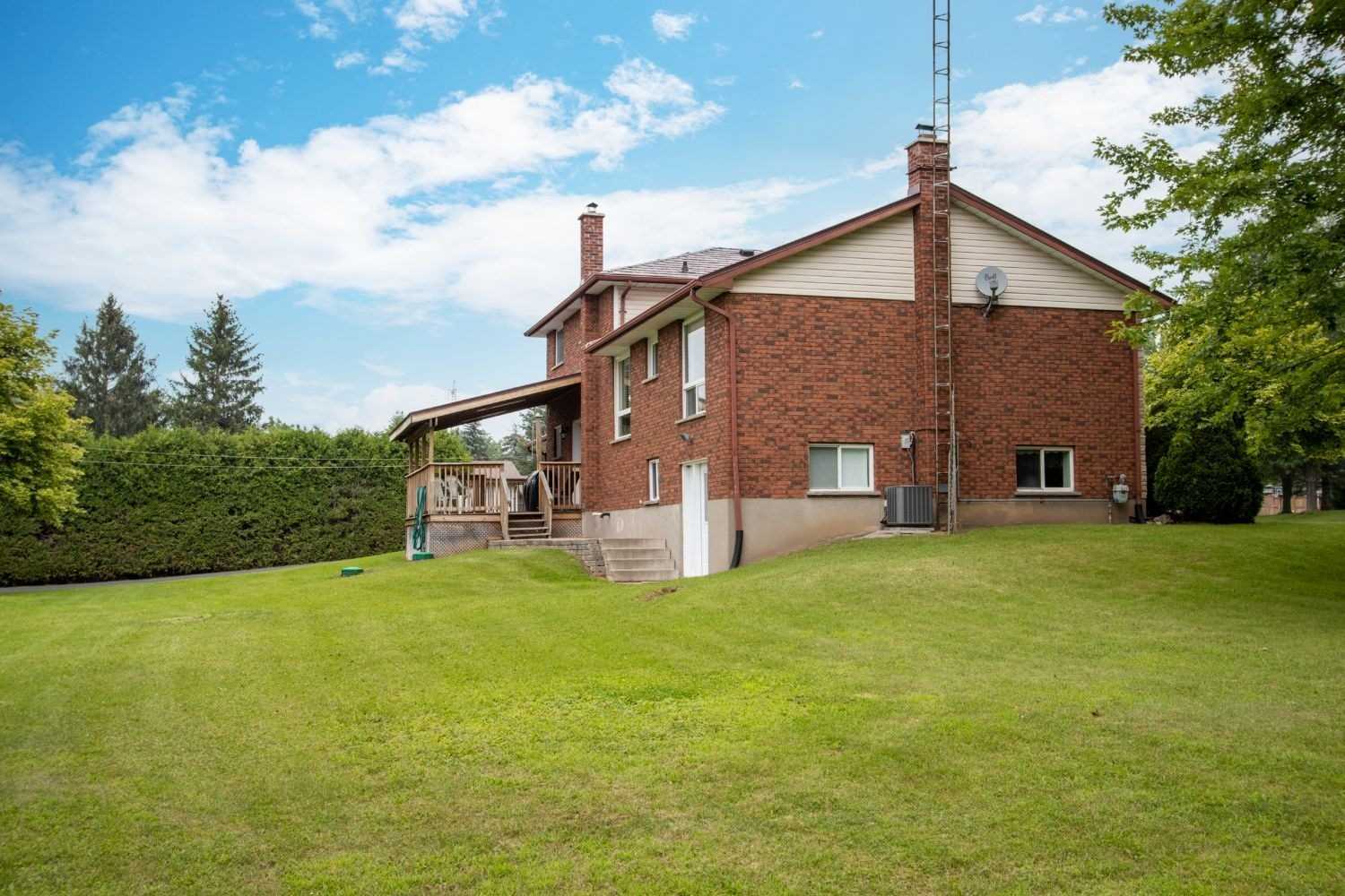 24 Hillside Dr