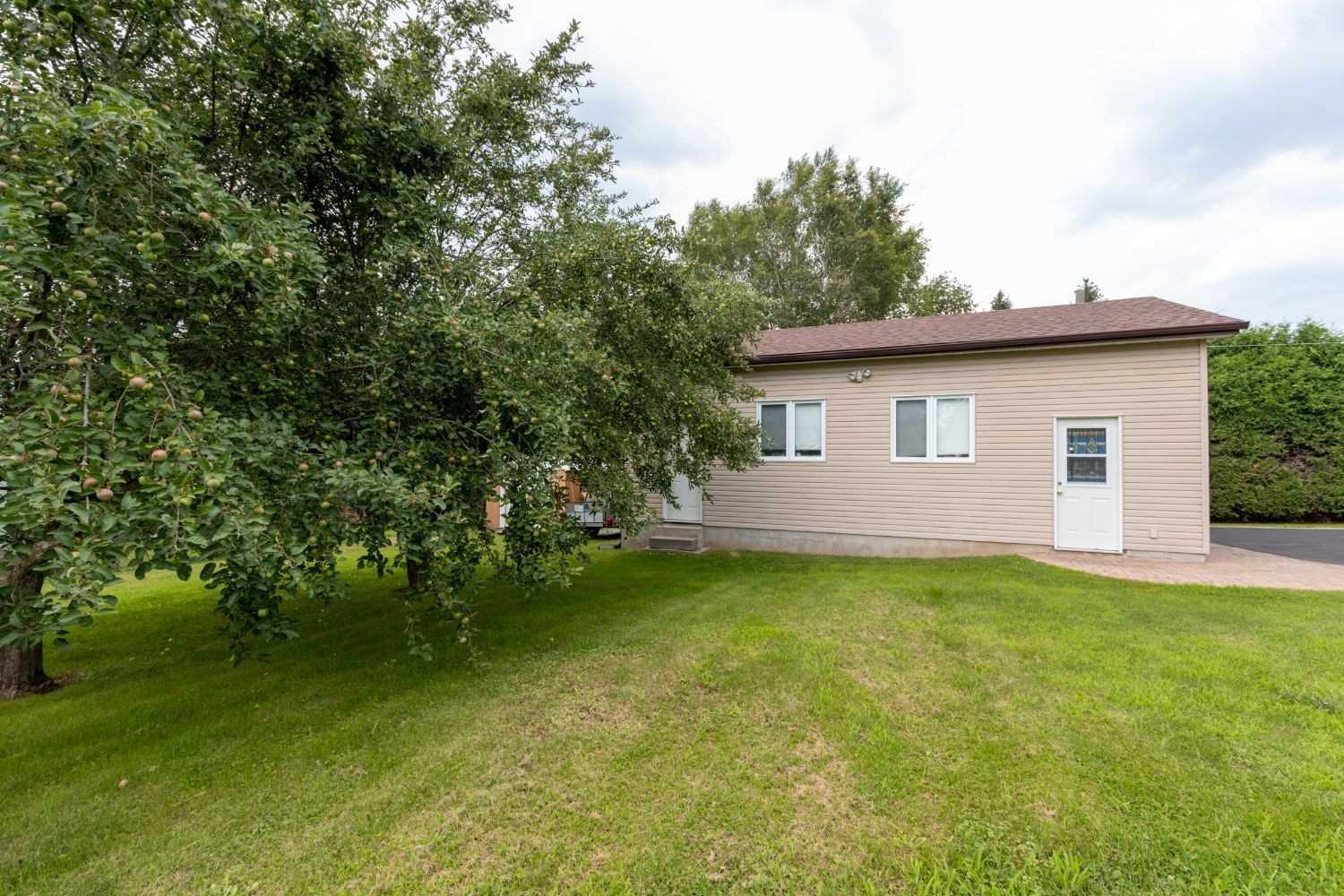 24 Hillside Dr