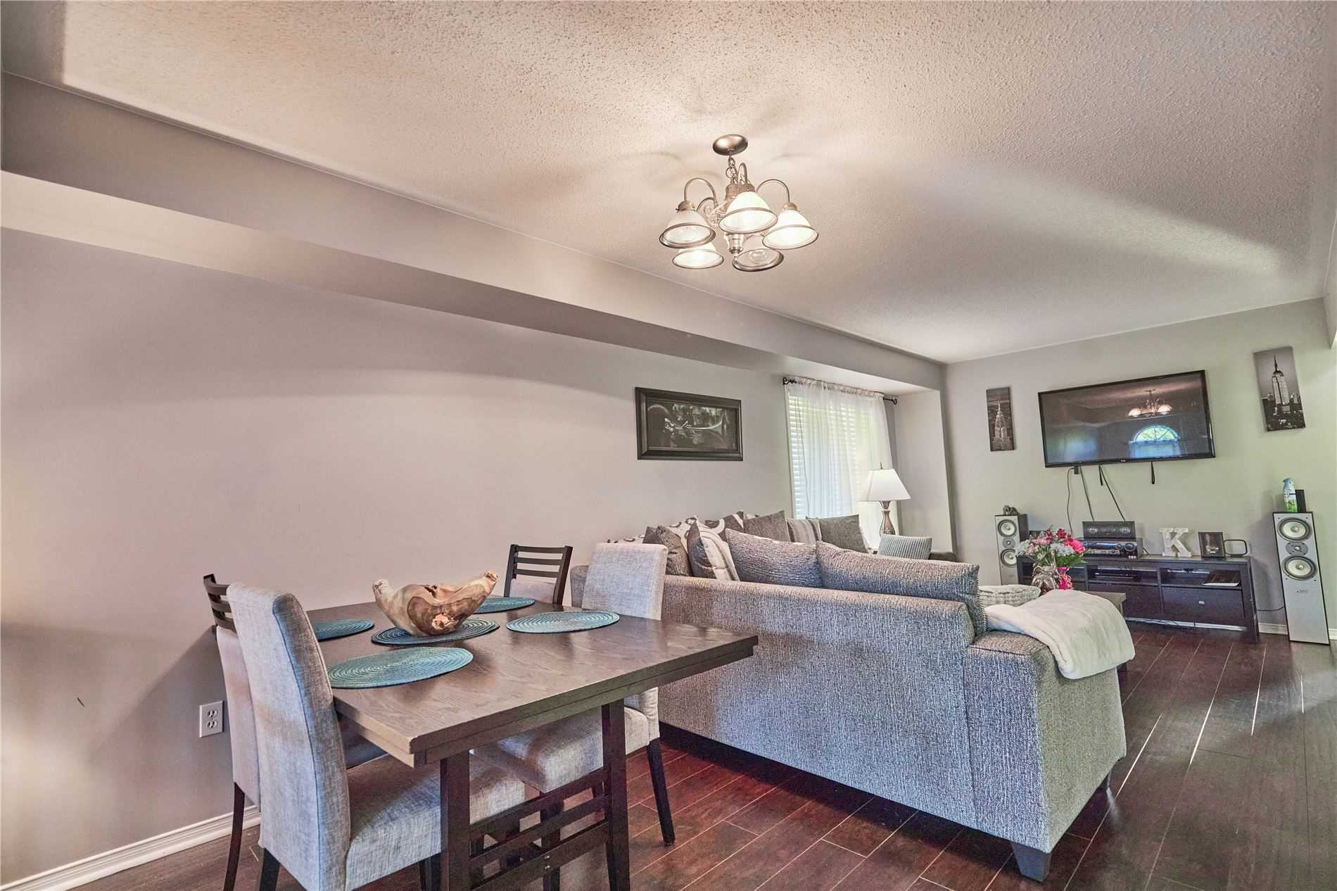 622 Aldershot Dr