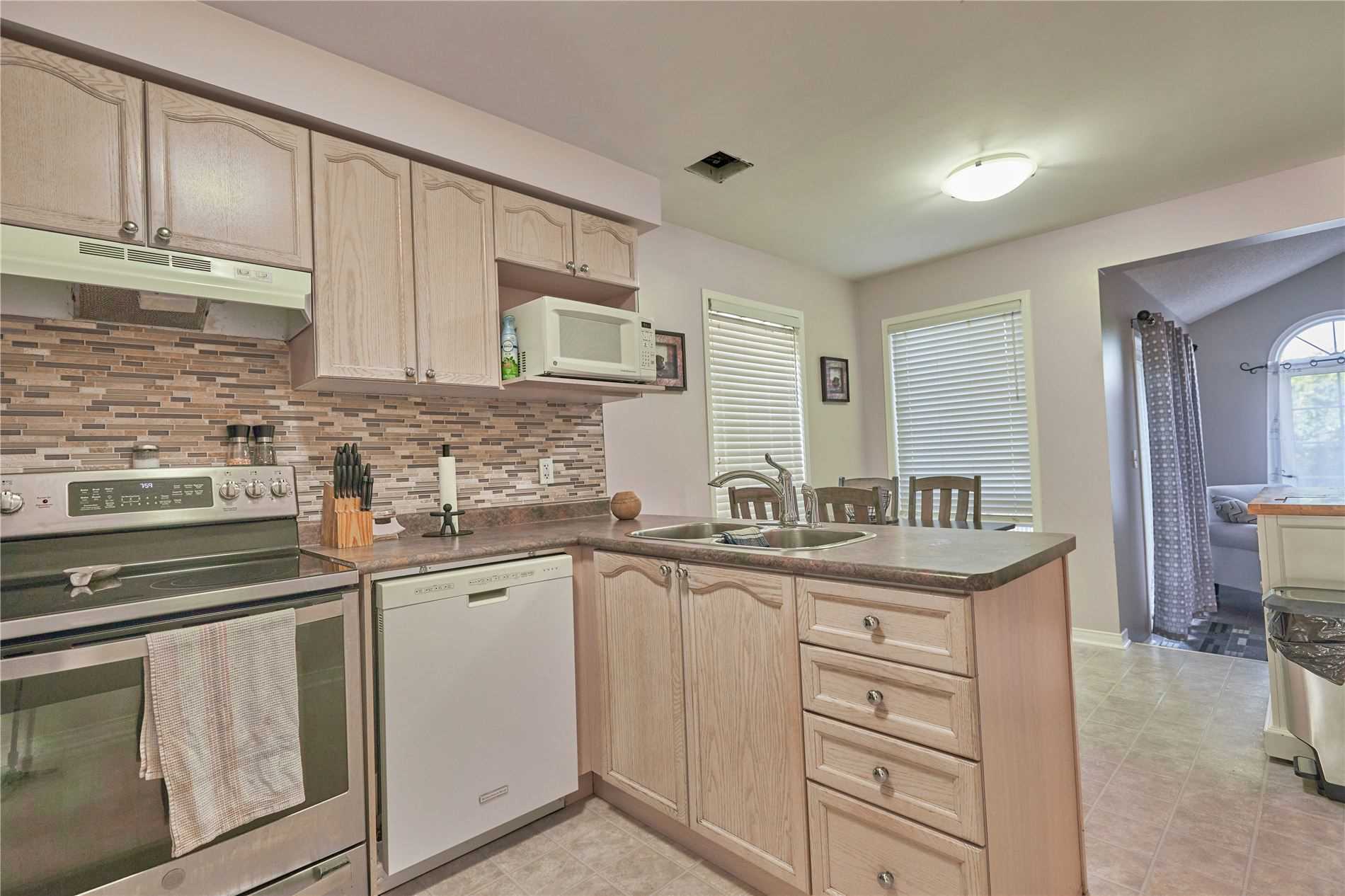 622 Aldershot Dr
