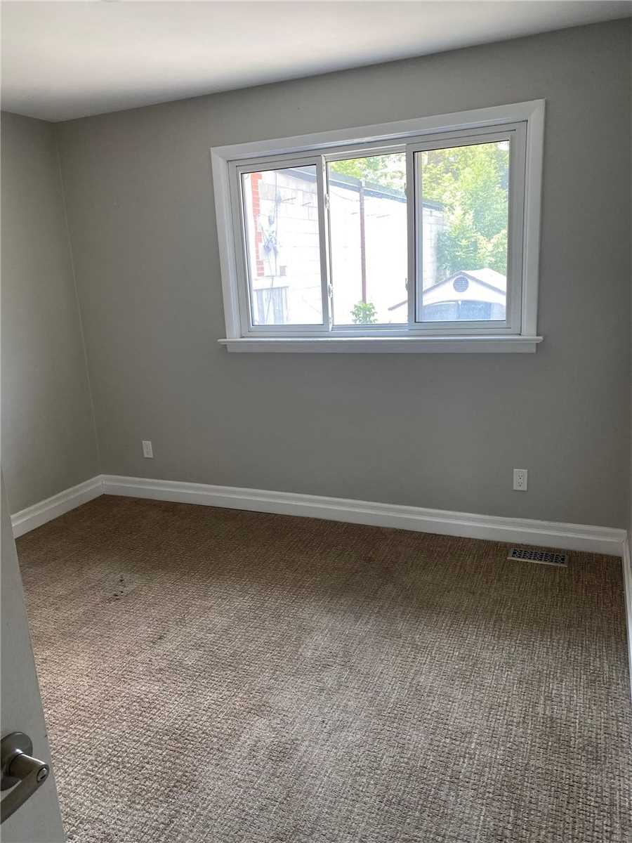 240 Markham Rd, #Main