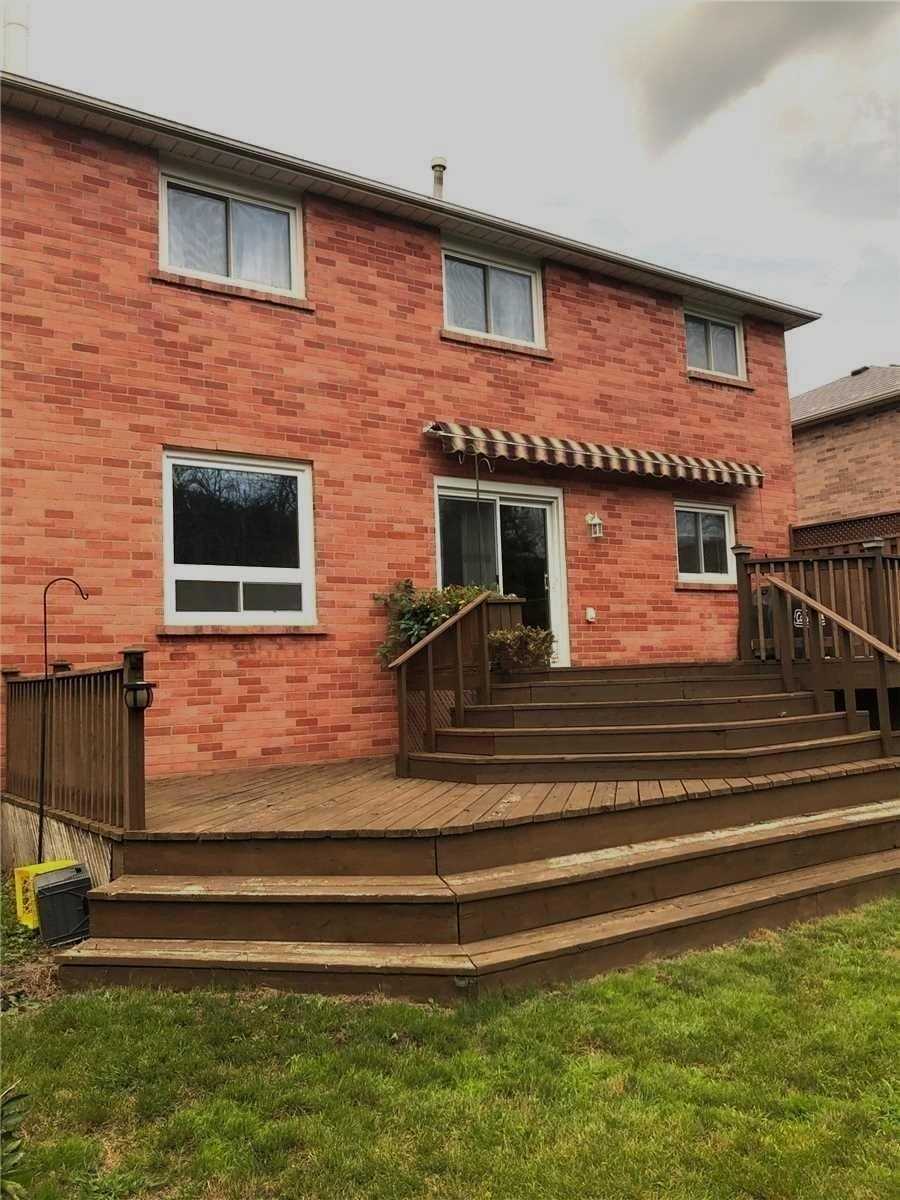 60 Cluett Dr