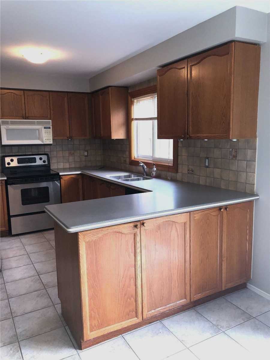 60 Cluett Dr