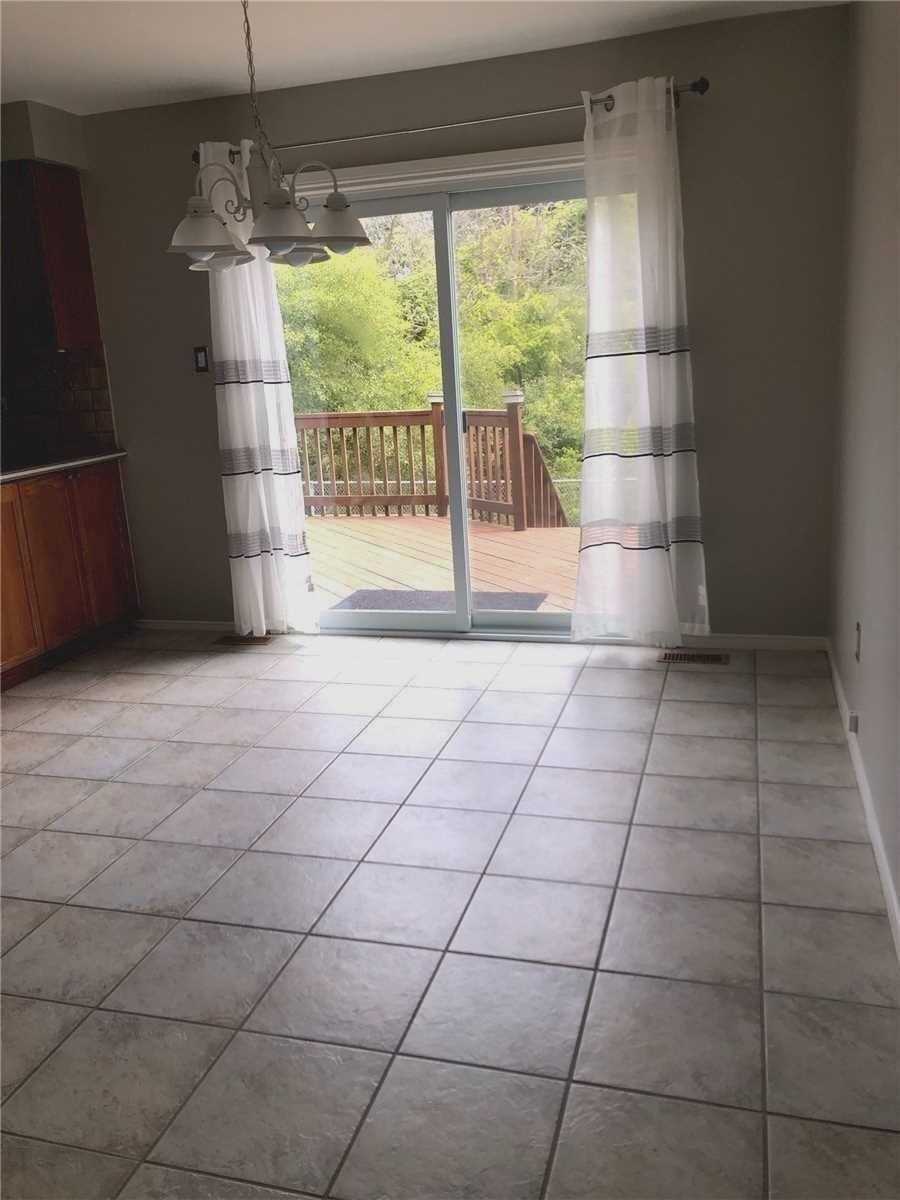 60 Cluett Dr