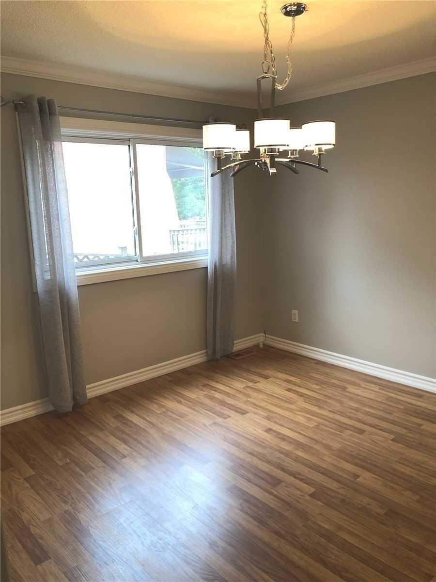 60 Cluett Dr