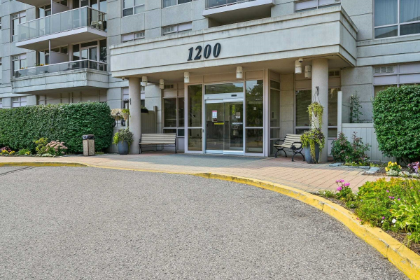 1200 The Esplanade Rd N, Pickering