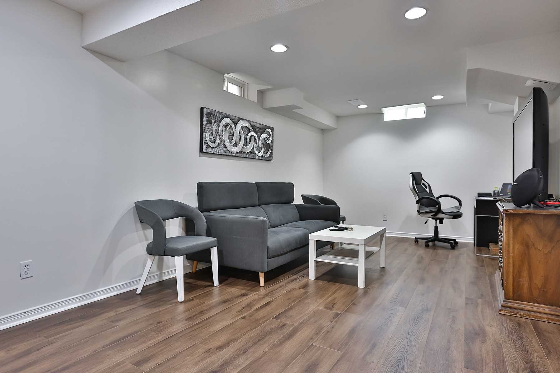 52 Wessex Dr
