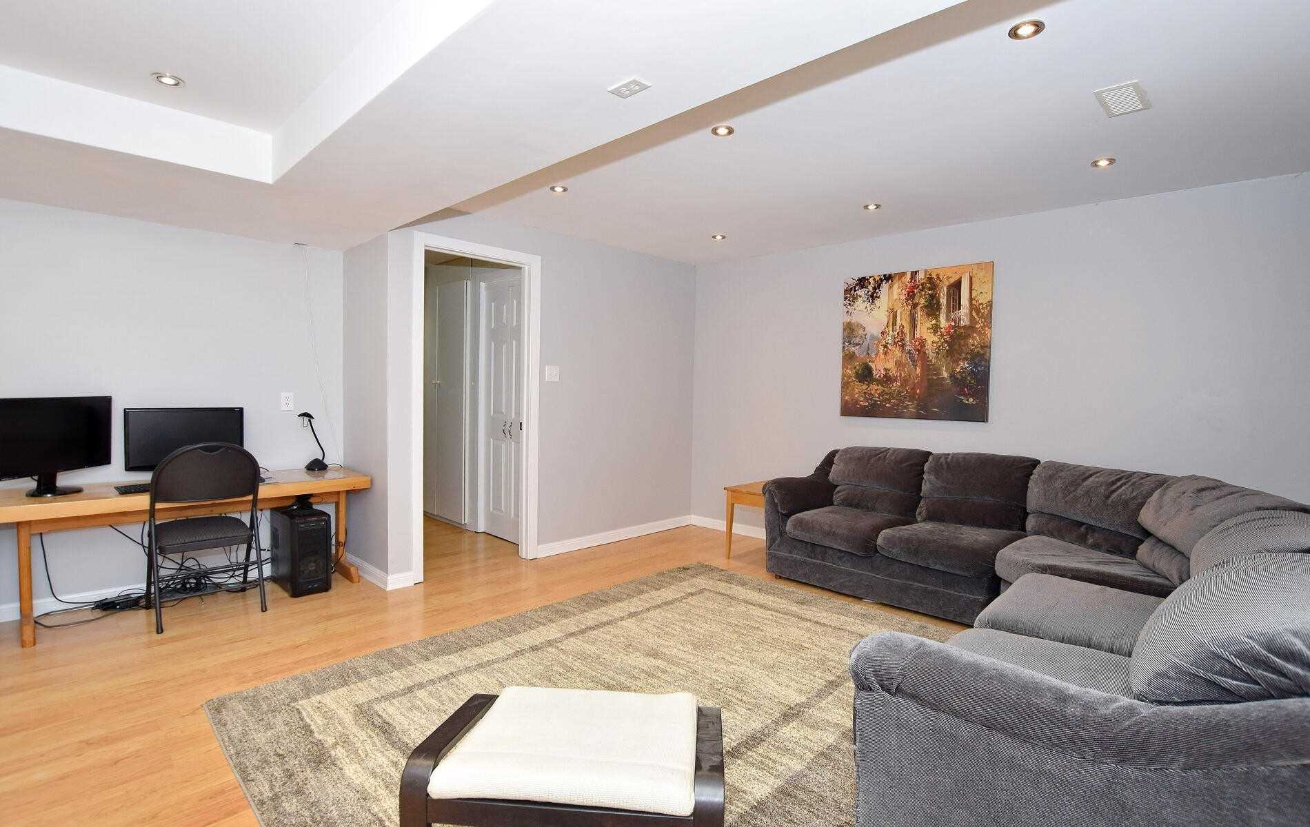 18 Cornish Dr