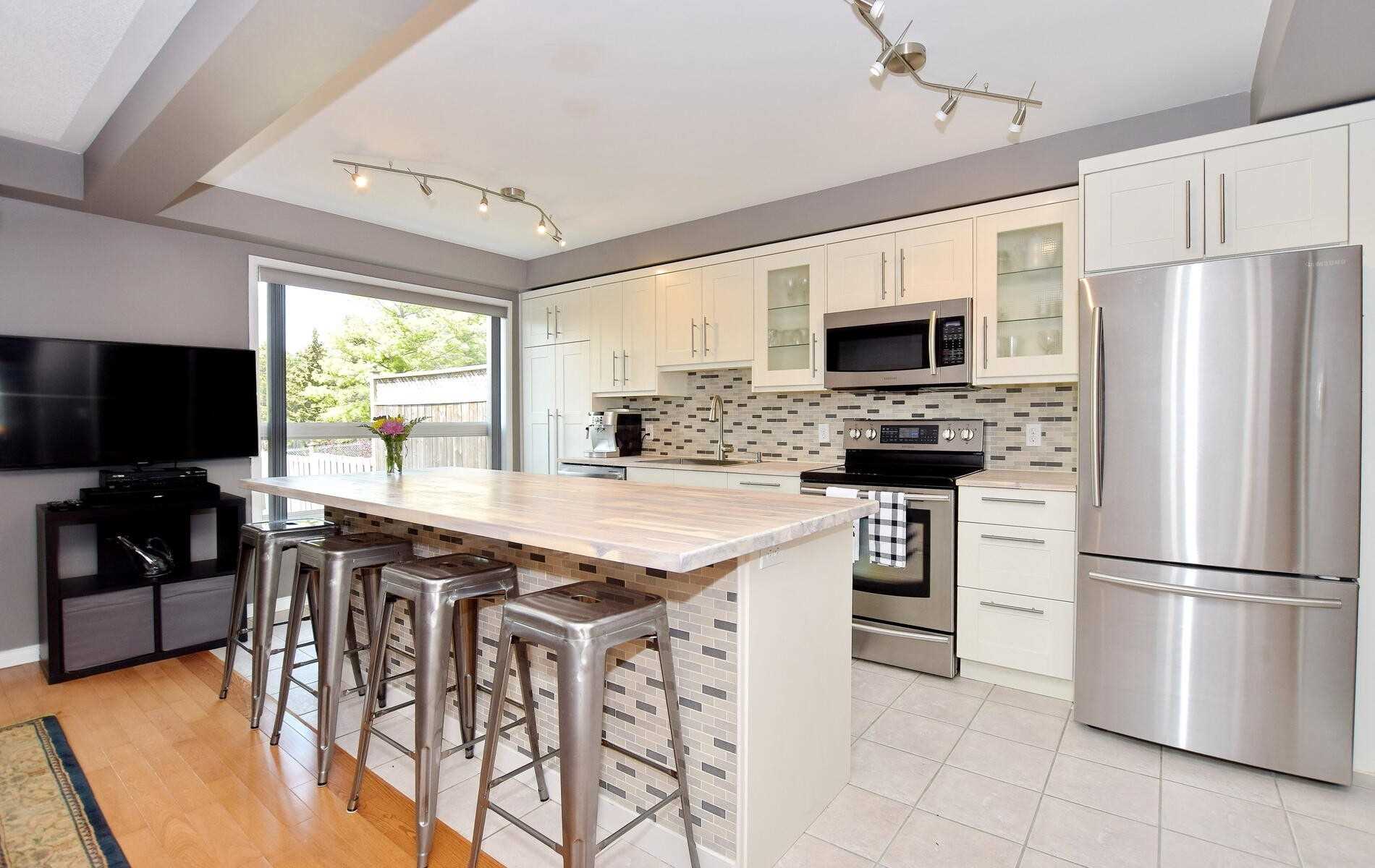 18 Cornish Dr