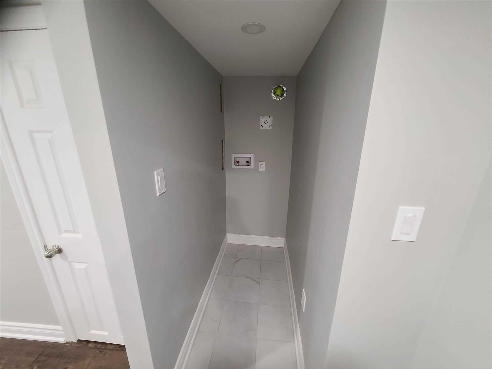 27 Watersplace Ave