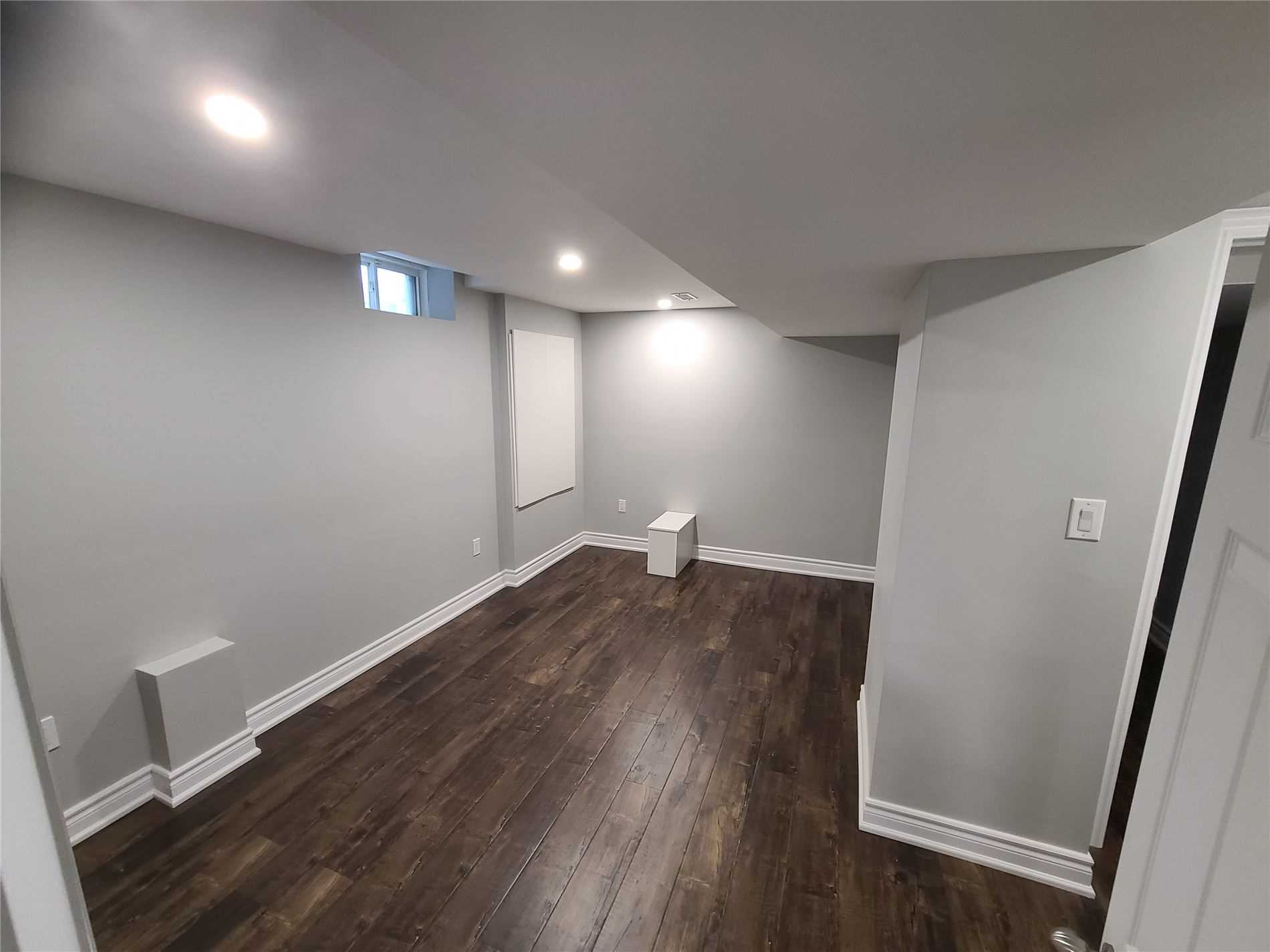 27 Watersplace Ave