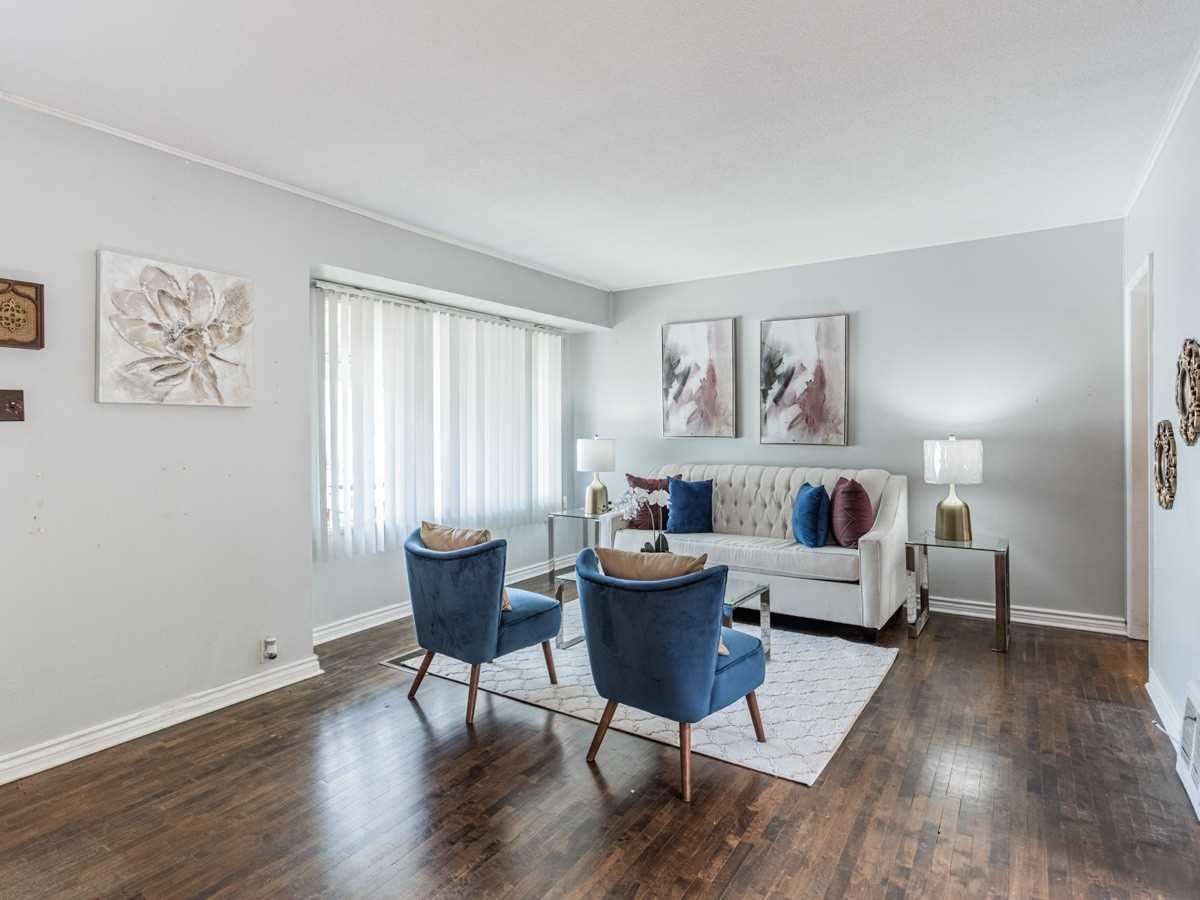 24 Woodhouse Cres