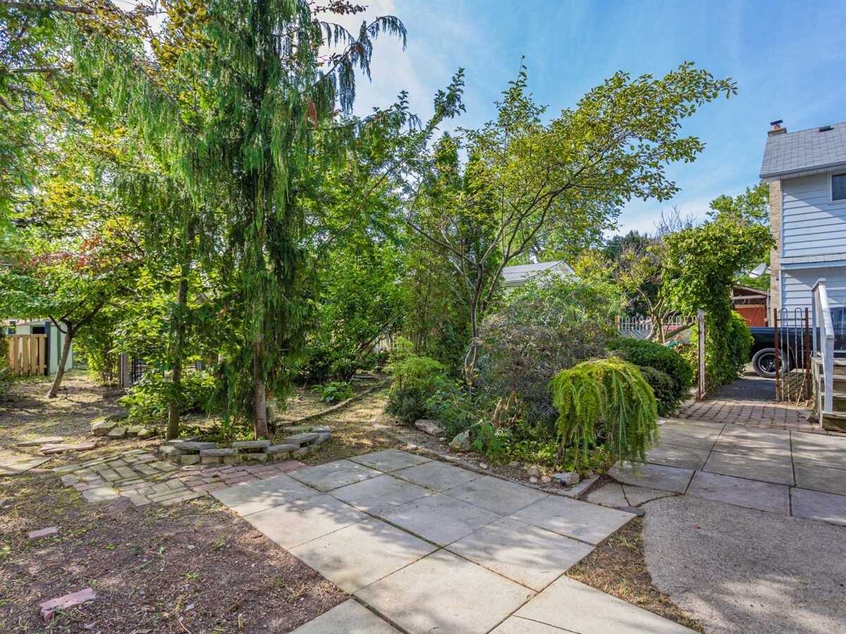 24 Woodhouse Cres