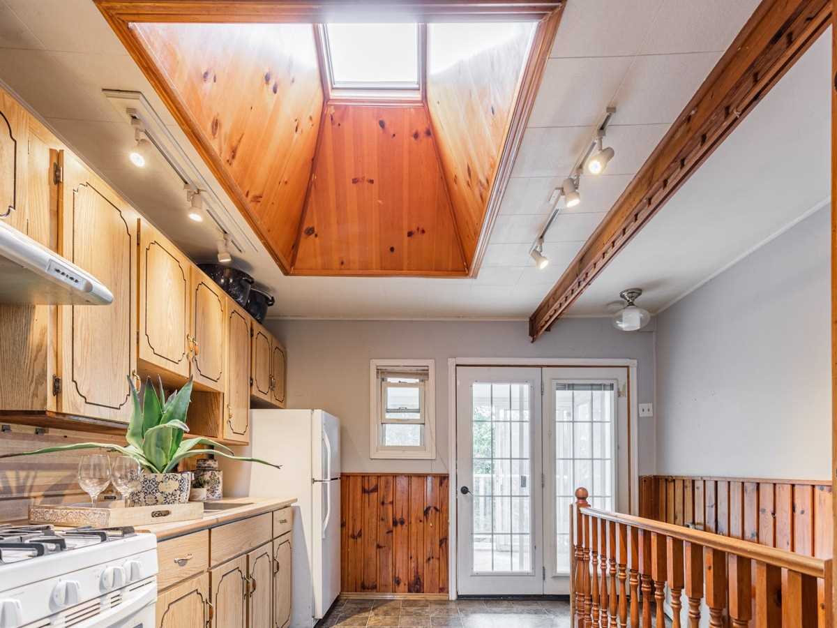 24 Woodhouse Cres
