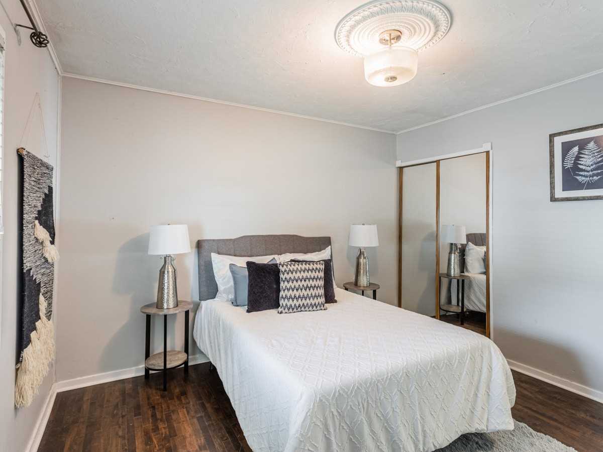 24 Woodhouse Cres