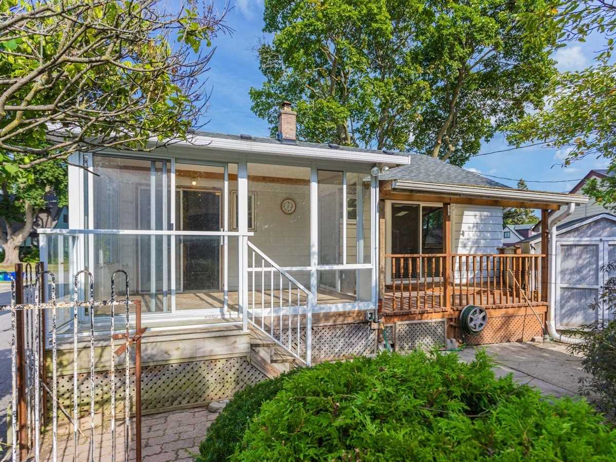 24 Woodhouse Cres