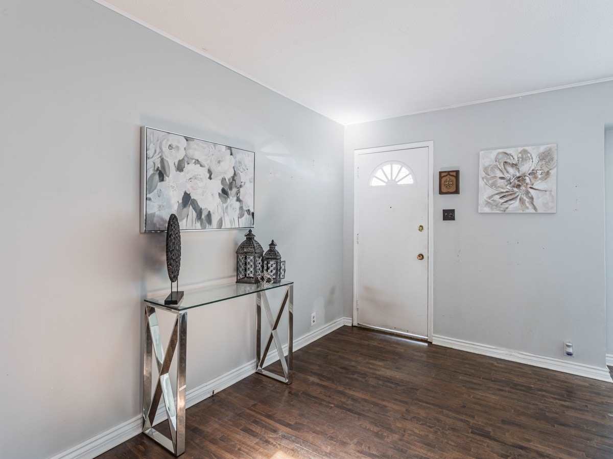24 Woodhouse Cres