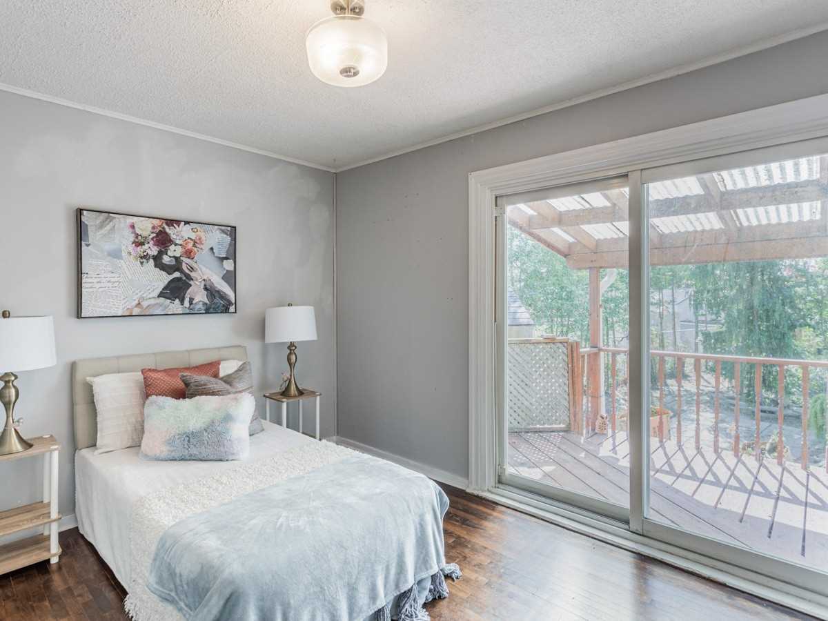 24 Woodhouse Cres