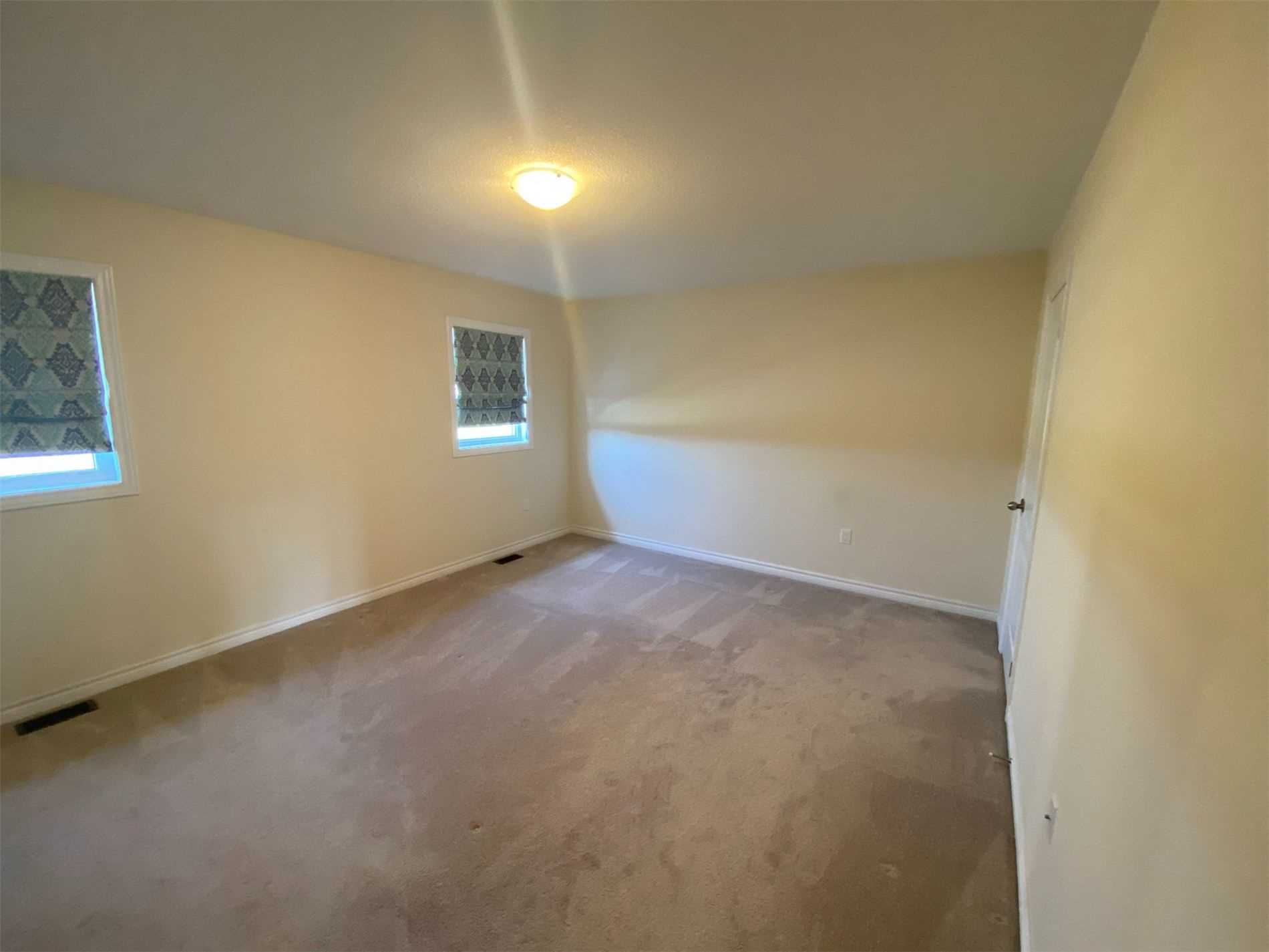 226 Crombie St