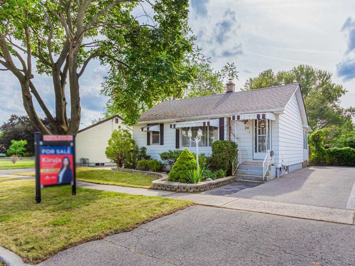 24 Woodhouse Cres