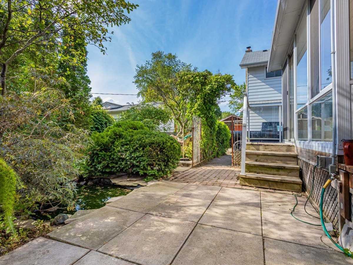 24 Woodhouse Cres