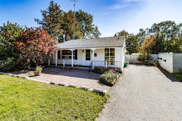 661 Annland St, Pickering
