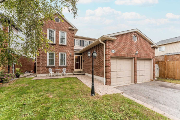 2005 Bushmill St, Pickering