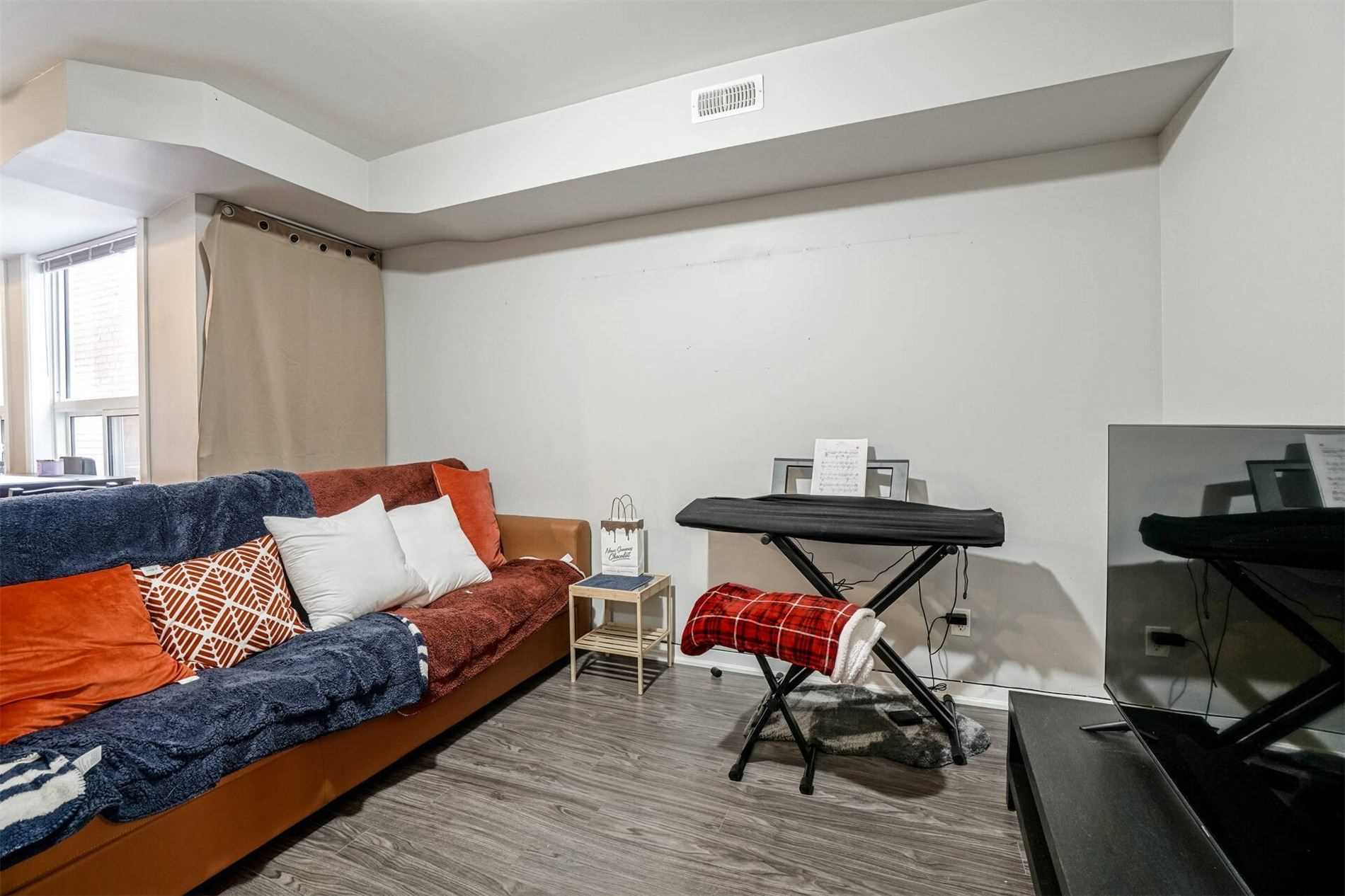 1504 Danforth Ave
