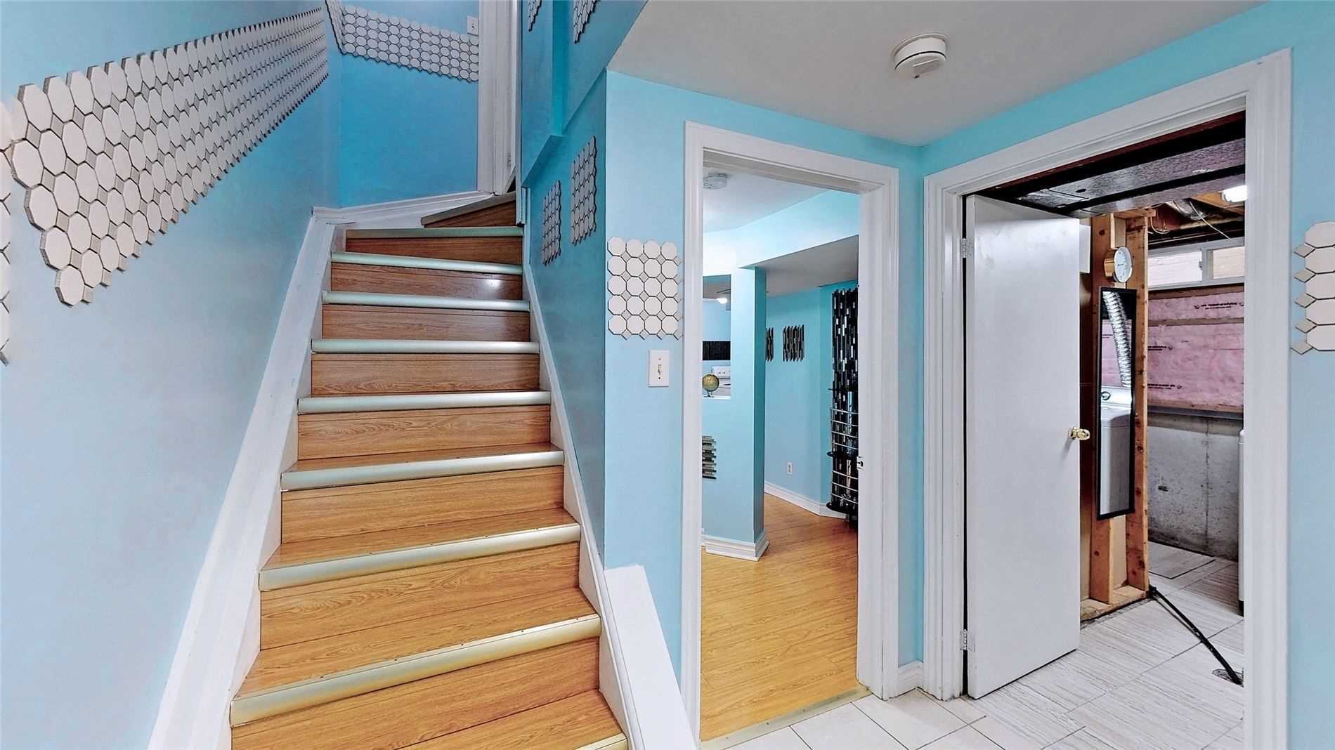 18 Charlton Cres
