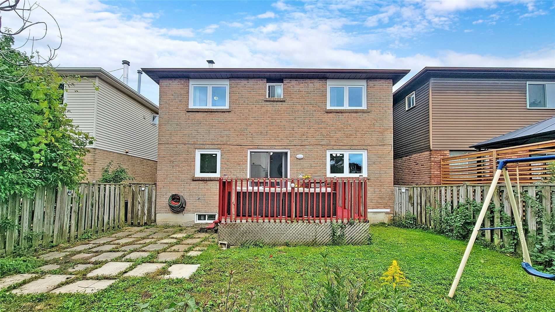 18 Charlton Cres
