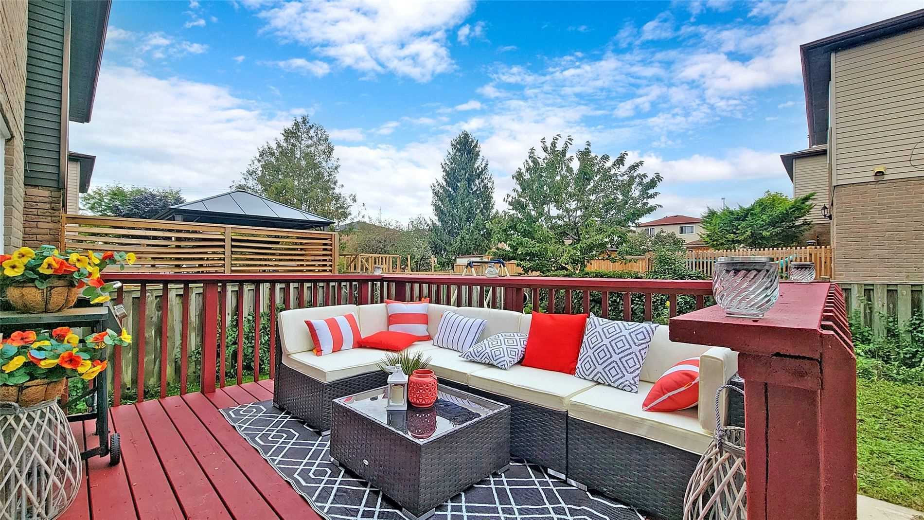 18 Charlton Cres