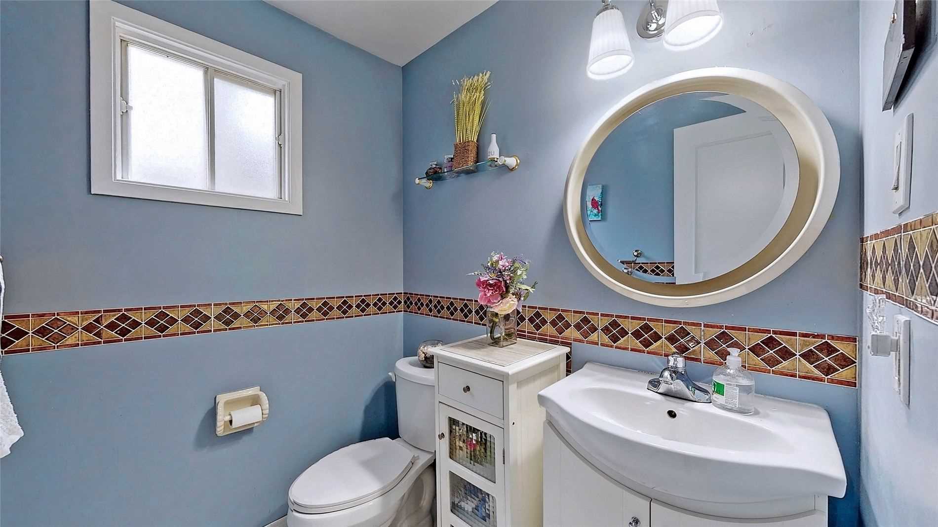 18 Charlton Cres
