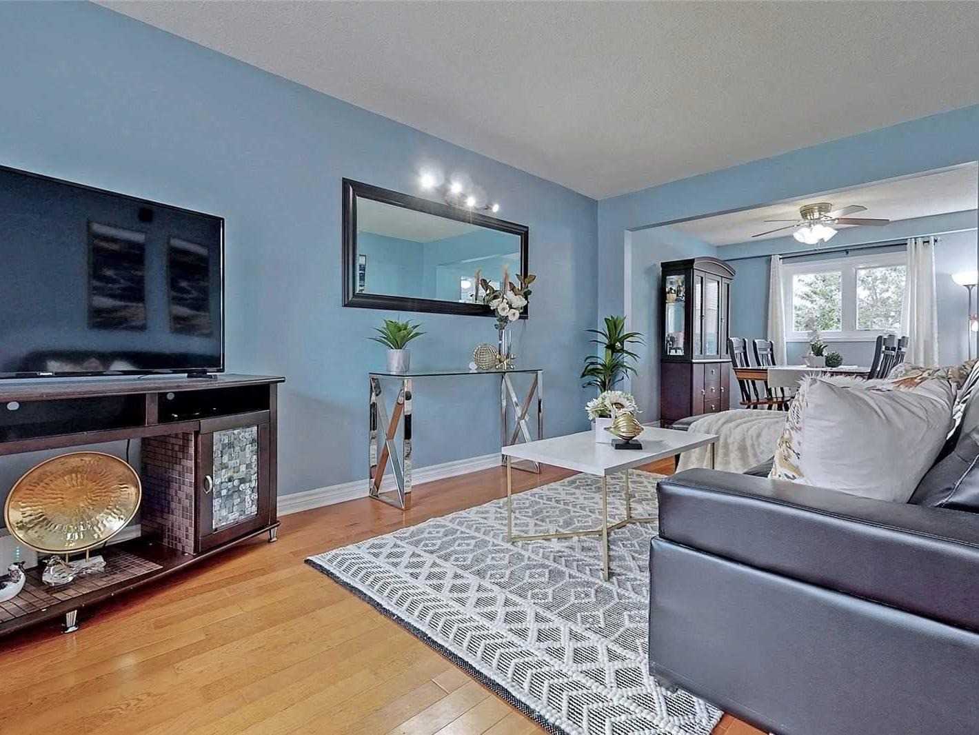 18 Charlton Cres