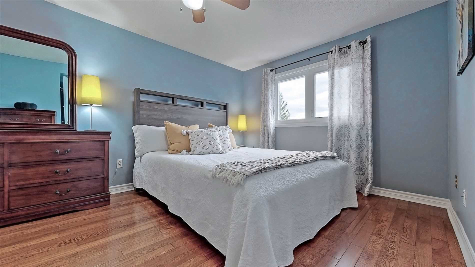 18 Charlton Cres
