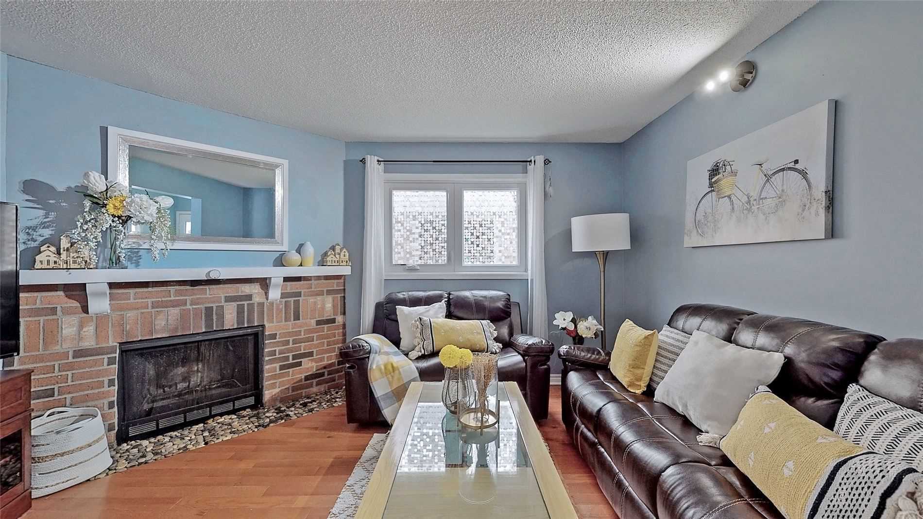 18 Charlton Cres