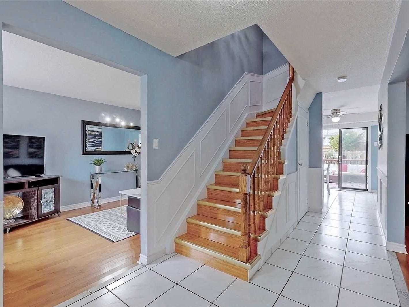 18 Charlton Cres
