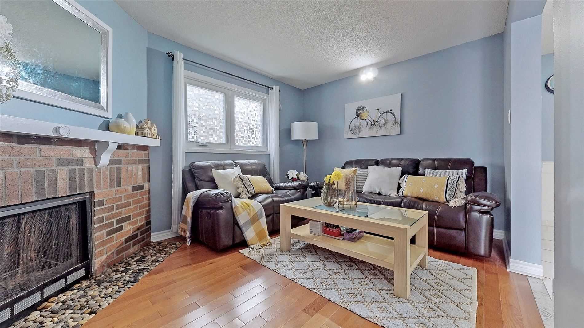 18 Charlton Cres