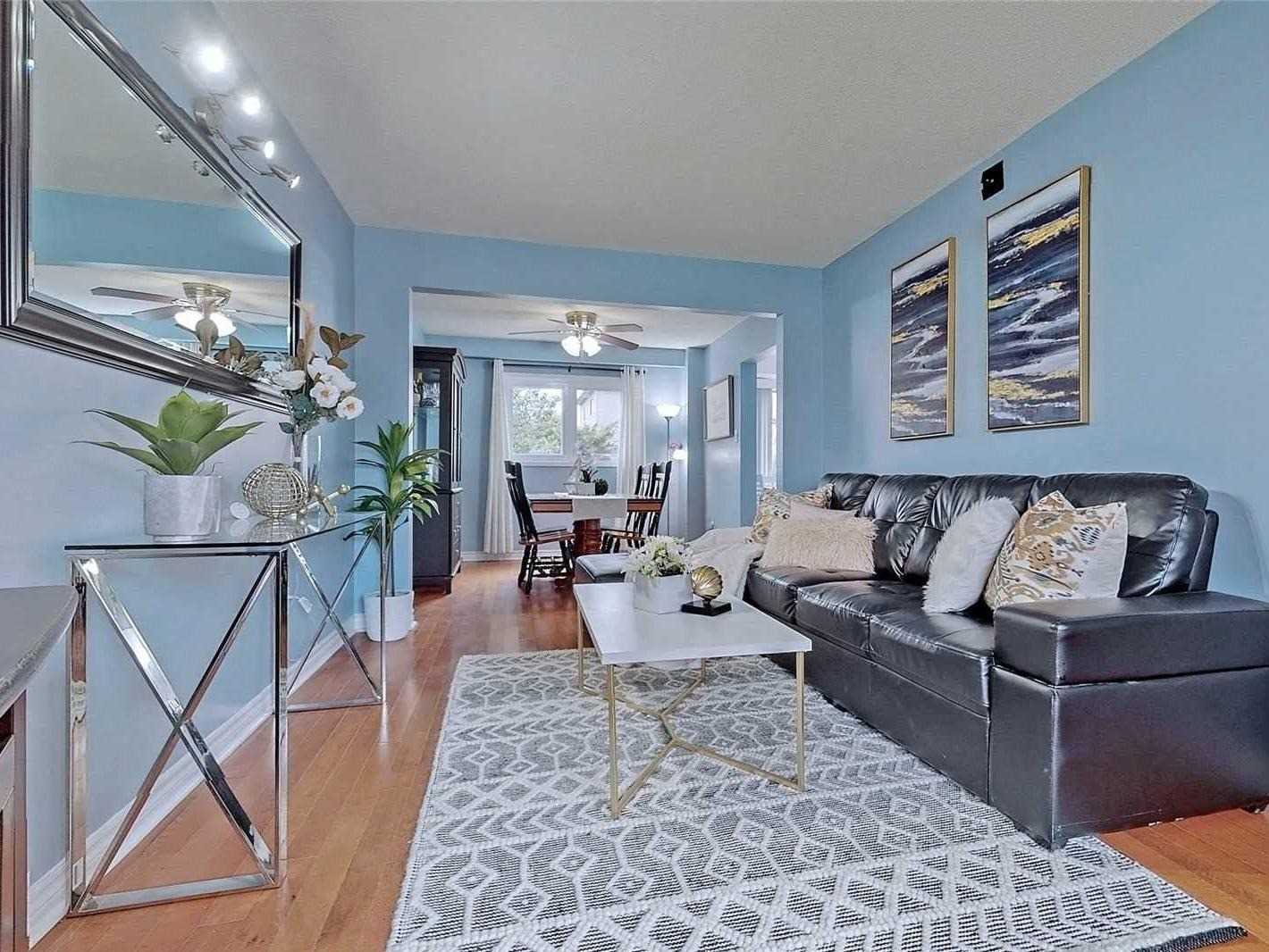 18 Charlton Cres