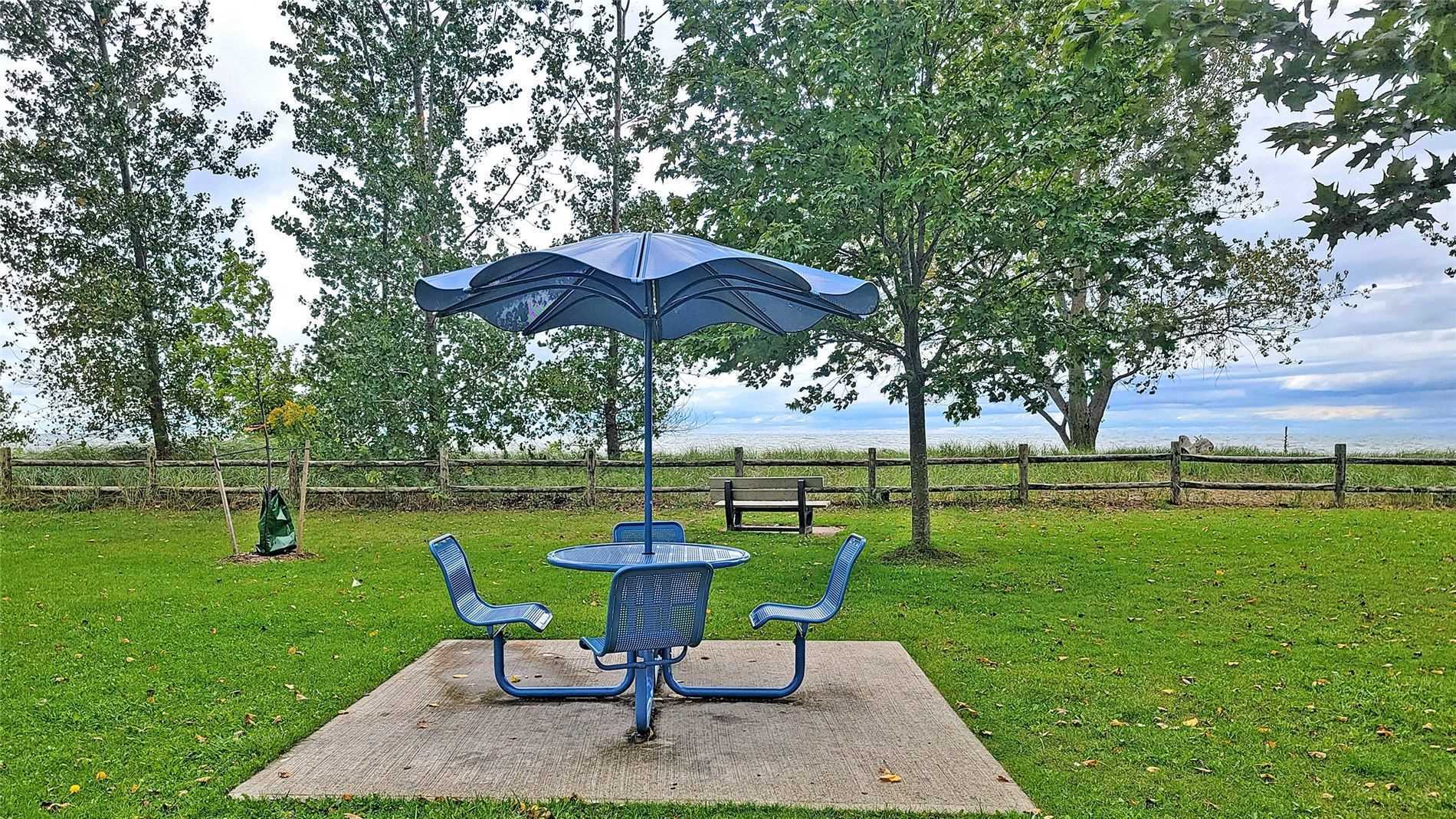 18 Charlton Cres