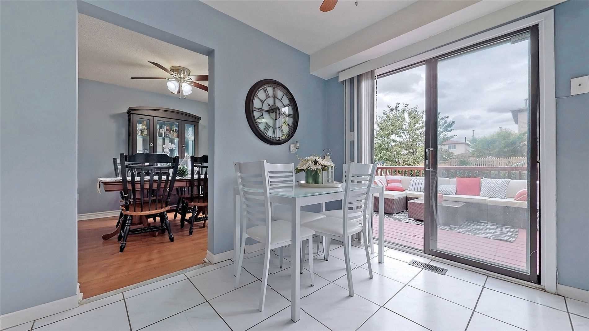 18 Charlton Cres