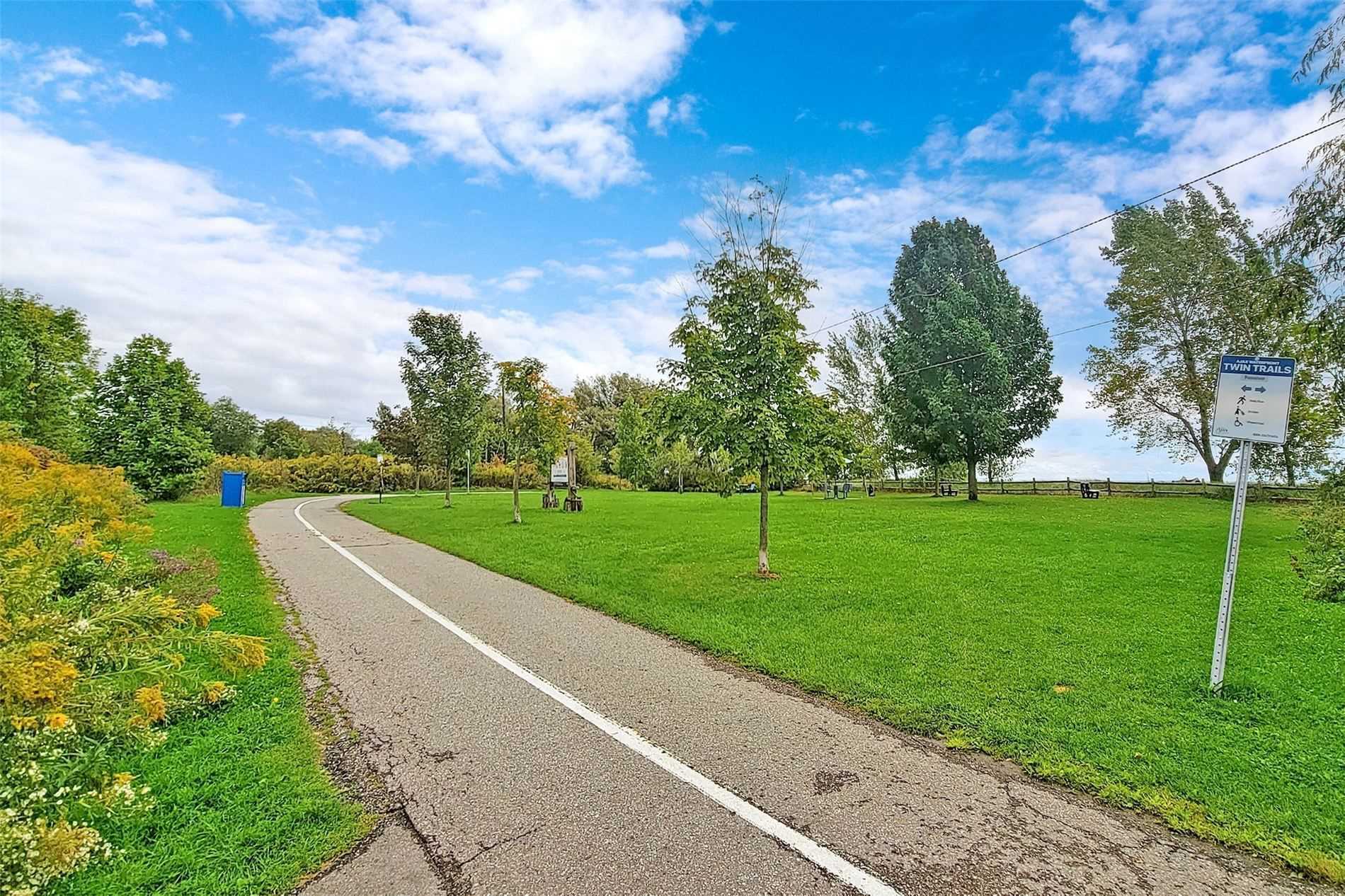 18 Charlton Cres